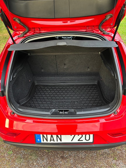 Volvo V40 6 of 9