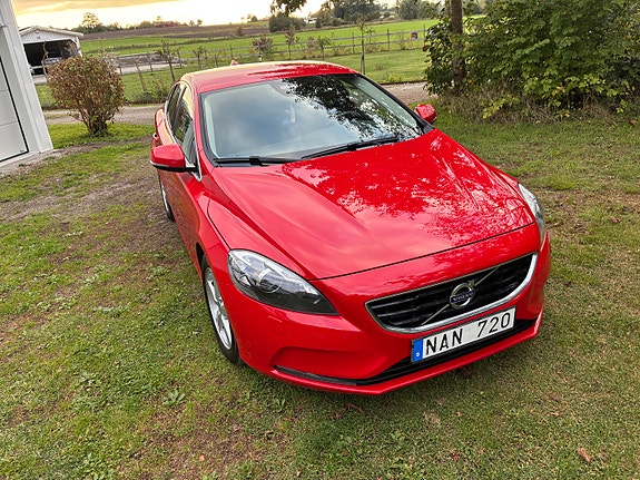 Volvo V40 4 of 9