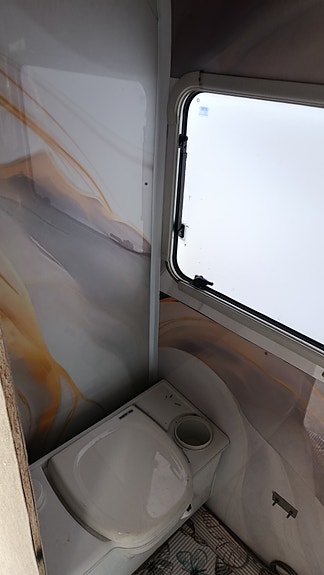 Ford Ford Transit 2.5Di | Chausson Welcome | Barnkammare | Besiktigad 11 of 12