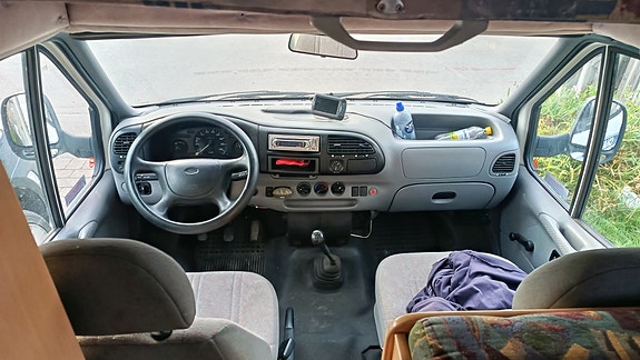 Ford Ford Transit 2.5Di | Chausson Welcome | Barnkammare | Besiktigad 4 of 12