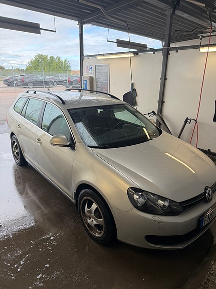 Volkswagen Golf VI 4 of 6