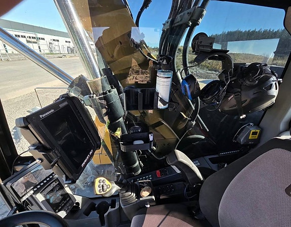 CAT M315F 9 of 10