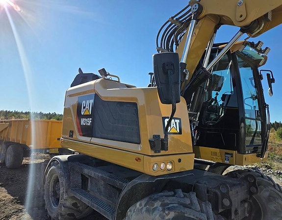 CAT M315F 5 of 10