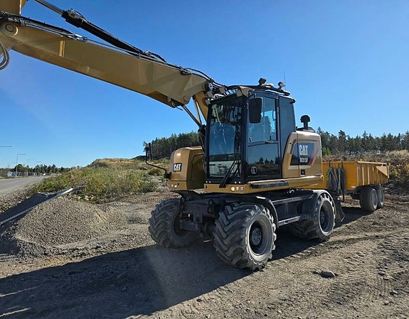 CAT M315F 2 of 10