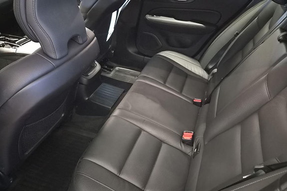 Volvo V60 19 of 23