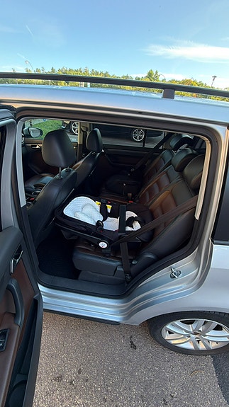 Volkswagen Touran 5 of 12