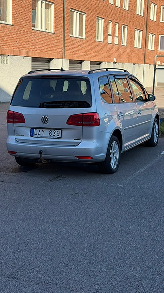Volkswagen Touran 2 of 12