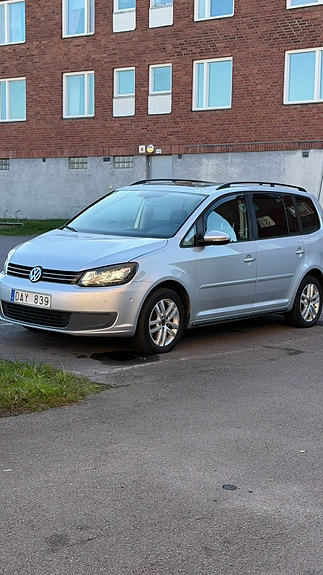 Volkswagen Touran 6 of 12