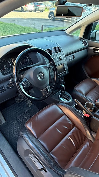 Volkswagen Touran 8 of 12