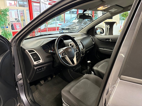 Hyundai i20 7 of 10