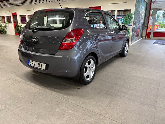 Hyundai i20 4 of 10