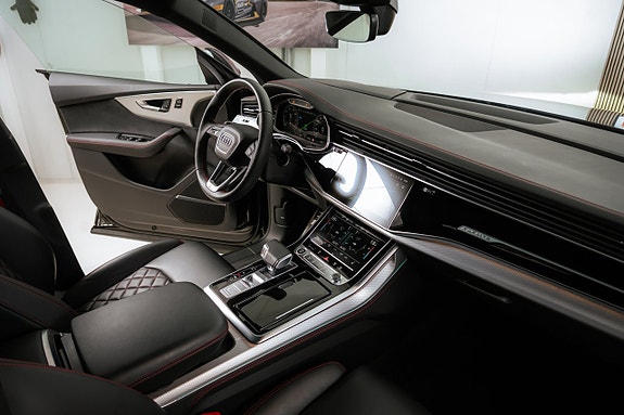 Audi Q8 8 of 9