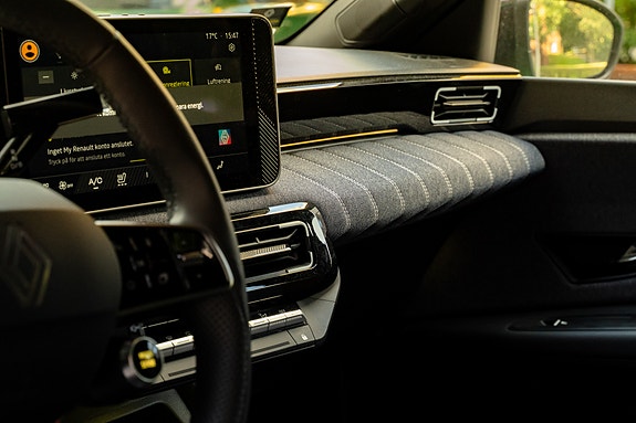 Renault 5 E-Tech 8 of 10