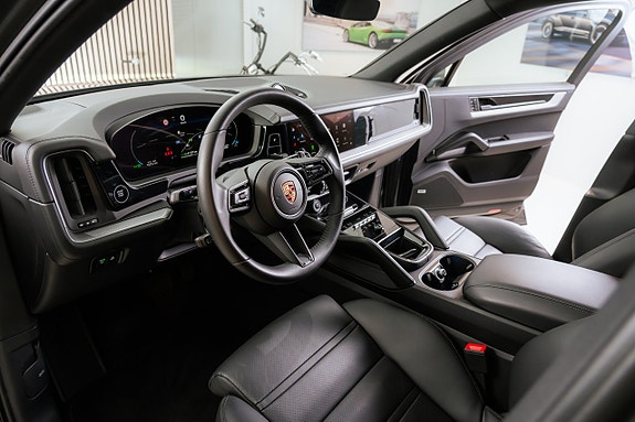 Porsche Cayenne 6 of 10