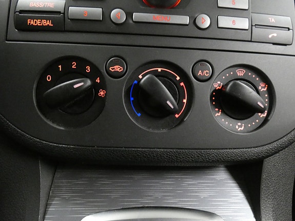 Ford C-Max 10 of 16