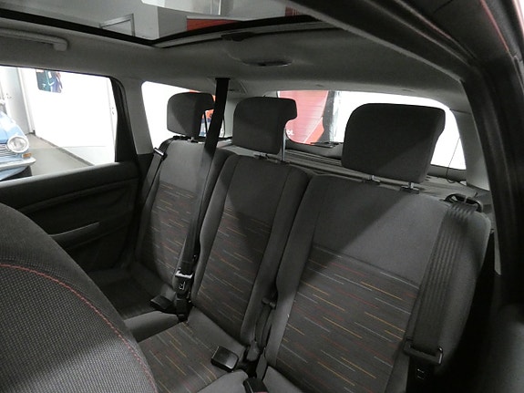 Ford C-Max 14 of 16
