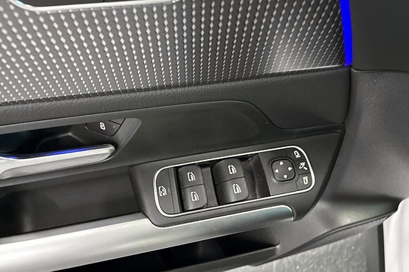Mercedes-Benz EQA250 14 of 26
