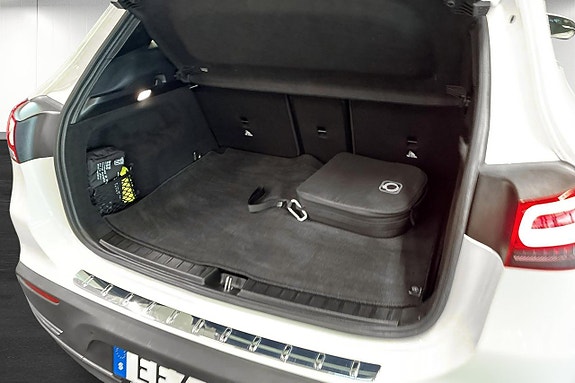 Mercedes-Benz EQA250 12 of 26