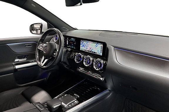 Mercedes-Benz EQA250 10 of 26