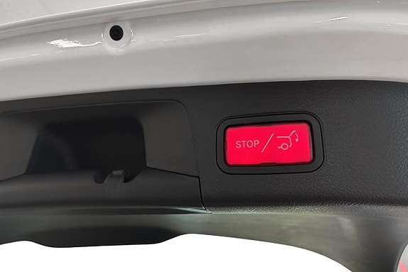 Mercedes-Benz EQA250 13 of 26