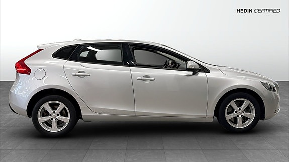 Volvo V40 3 of 21