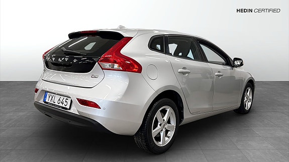 Volvo V40 4 of 21