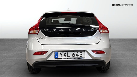 Volvo V40 5 of 21