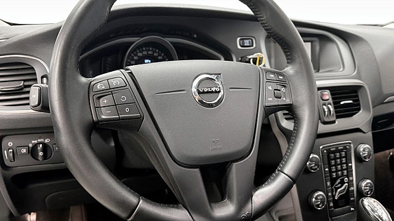 Volvo V40 11 of 21