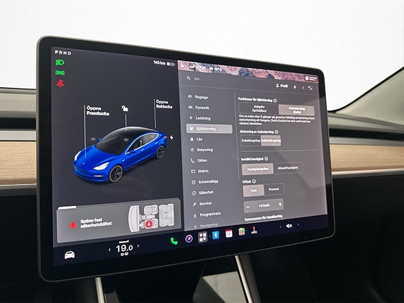 Tesla Model 3 25 of 30
