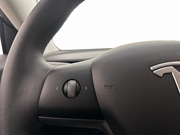 Tesla Model 3 16 of 30