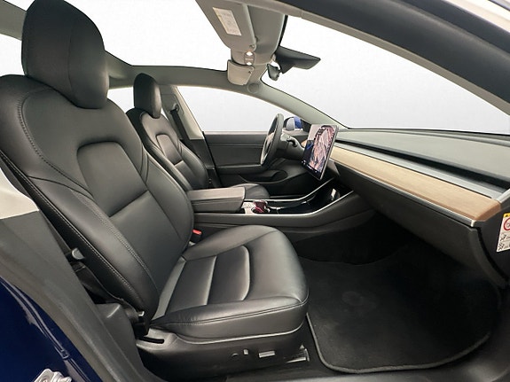 Tesla Model 3 27 of 30