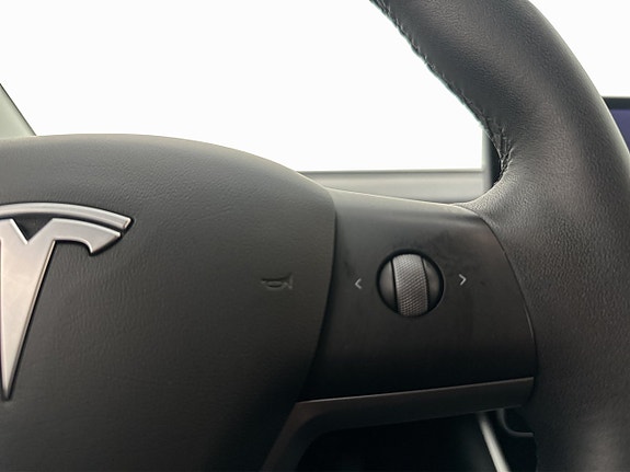 Tesla Model 3 17 of 30