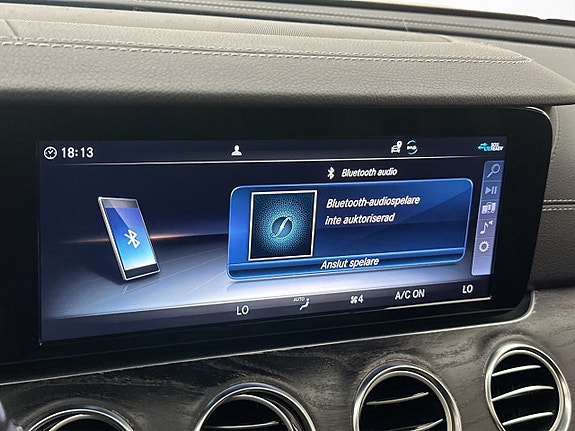 Mercedes-Benz E220 23 of 30