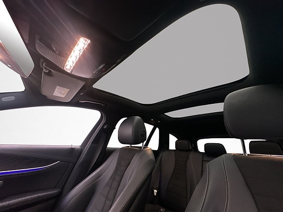 Mercedes-Benz E220 13 of 30