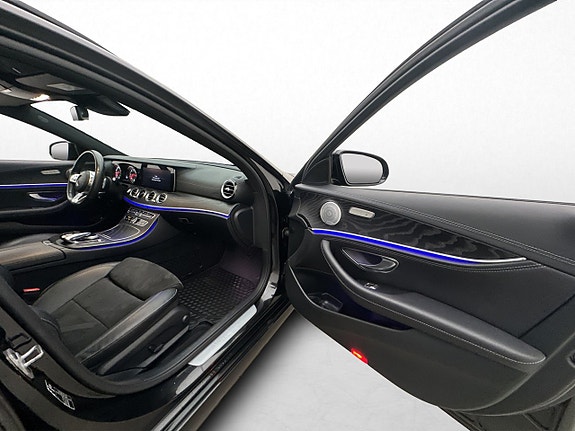 Mercedes-Benz E220 28 of 30