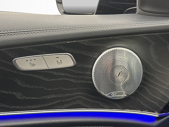 Mercedes-Benz E220 14 of 30