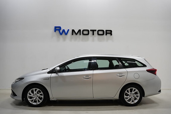 Toyota Auris 3 of 18
