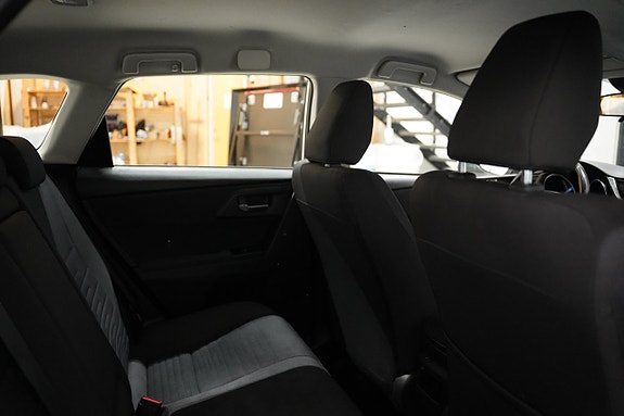 Toyota Auris 17 of 18