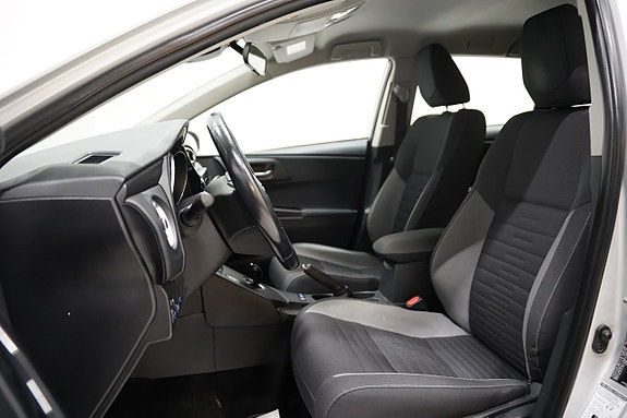 Toyota Auris 7 of 18