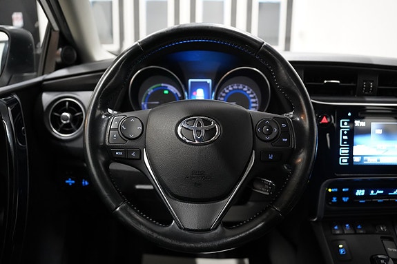 Toyota Auris 10 of 18