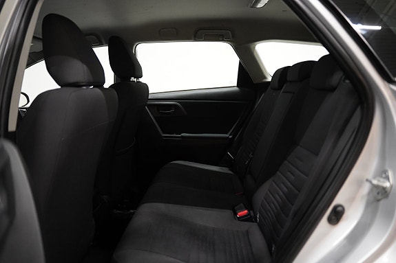 Toyota Auris 16 of 18