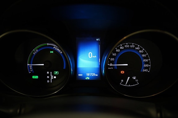 Toyota Auris 11 of 18