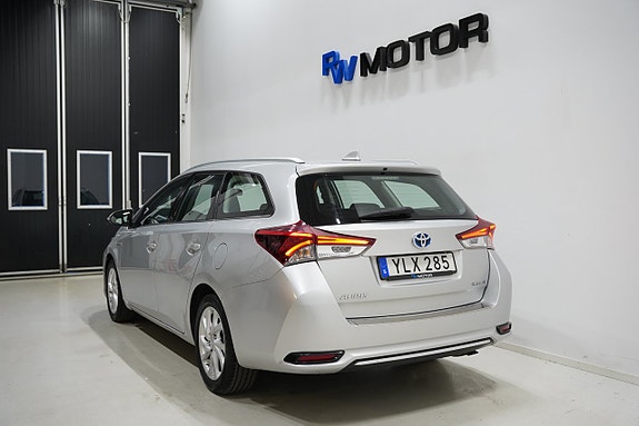 Toyota Auris 4 of 18