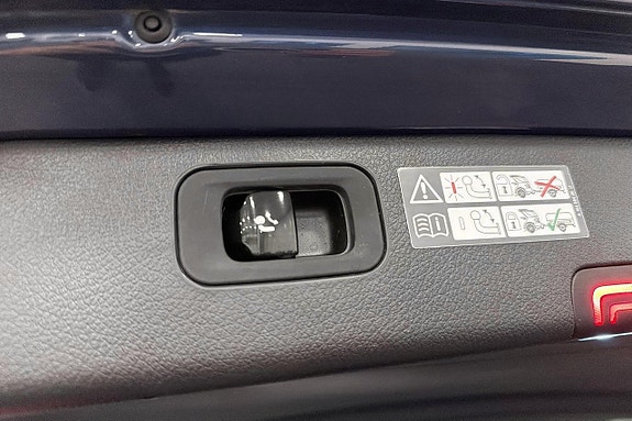 Mercedes-Benz C300 e 14 of 16