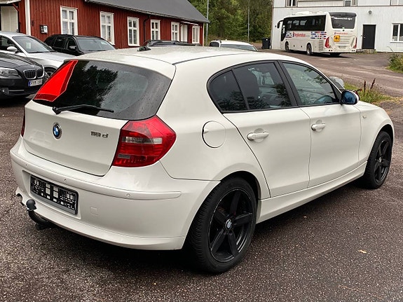 BMW 118d 3 of 7
