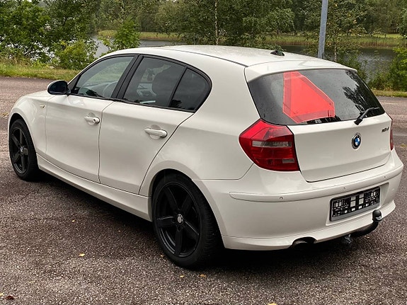 BMW 118d 4 of 7
