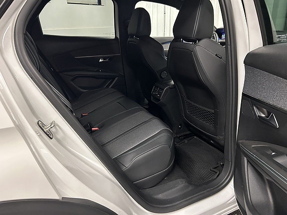 Peugeot 3008 10 of 18