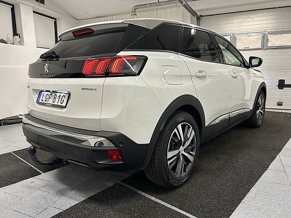 Peugeot 3008 2 of 18