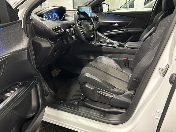 Peugeot 3008 8 of 18