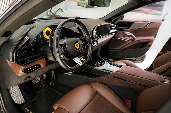 Ferrari Purosangue 10 of 14